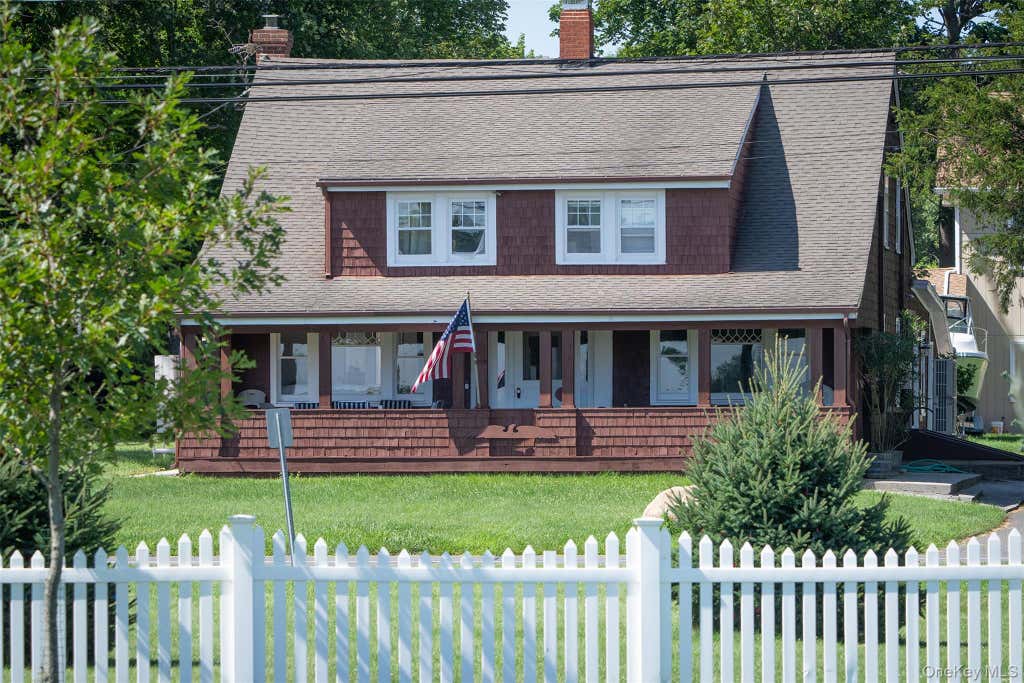 Photo of 40495 Main Road, Orient, NY 11957 (MLS # 1029031)