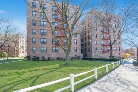 Homes For Sale - 83-85 Woodhaven Boulevard #3L<br/> Woodhaven, NY 11421