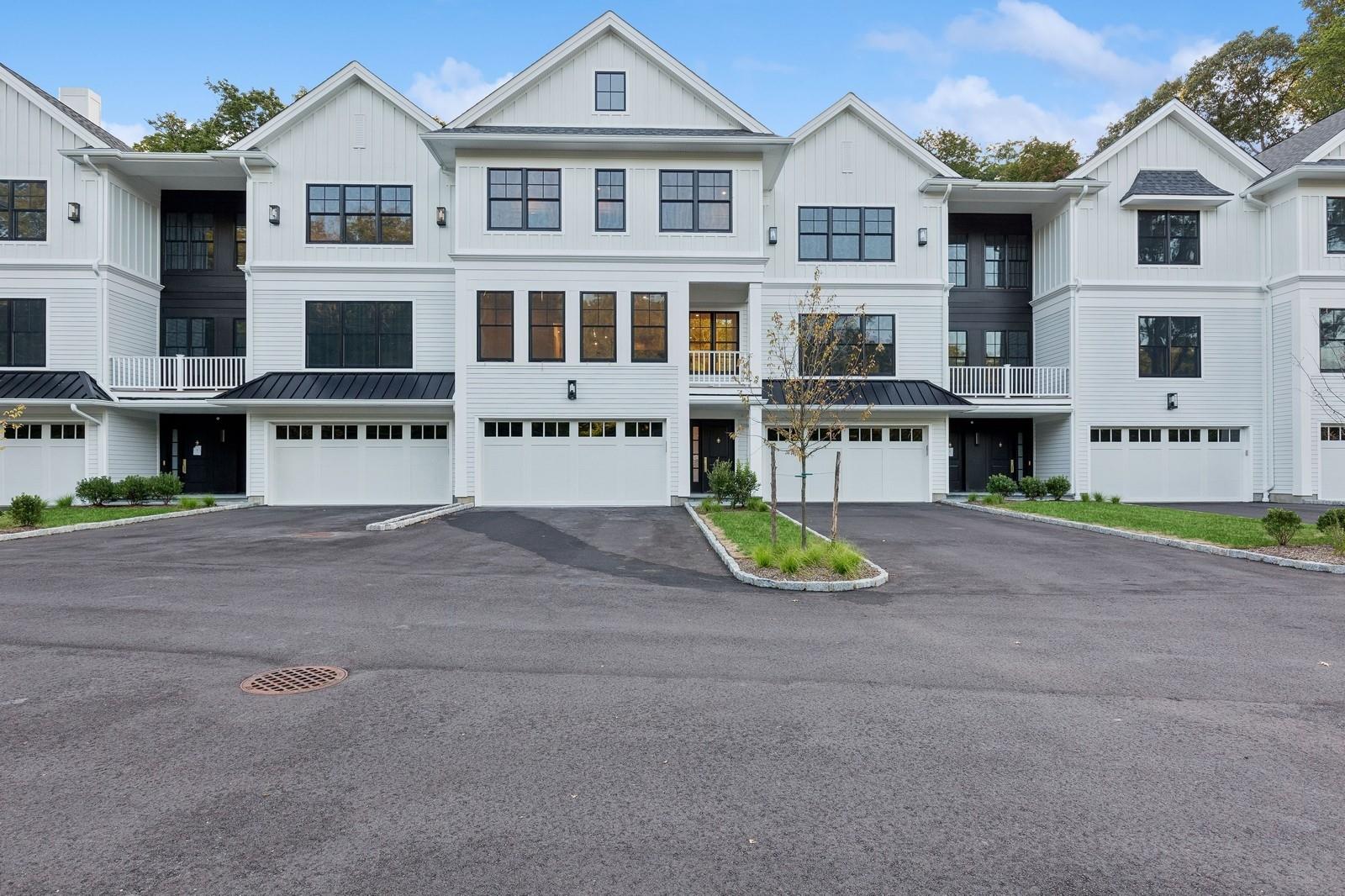 133 Spring Road #4, Huntington, New York image 1