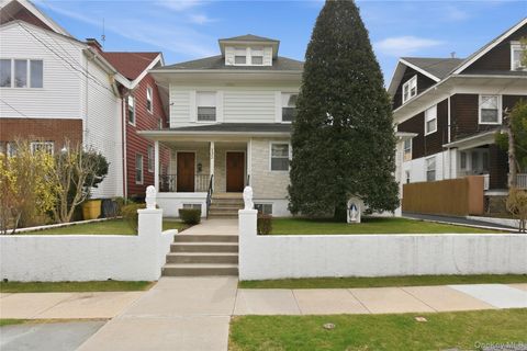 Multifamily For Sale - 132 Overlook Street<br/> Mount Vernon, NY 10552