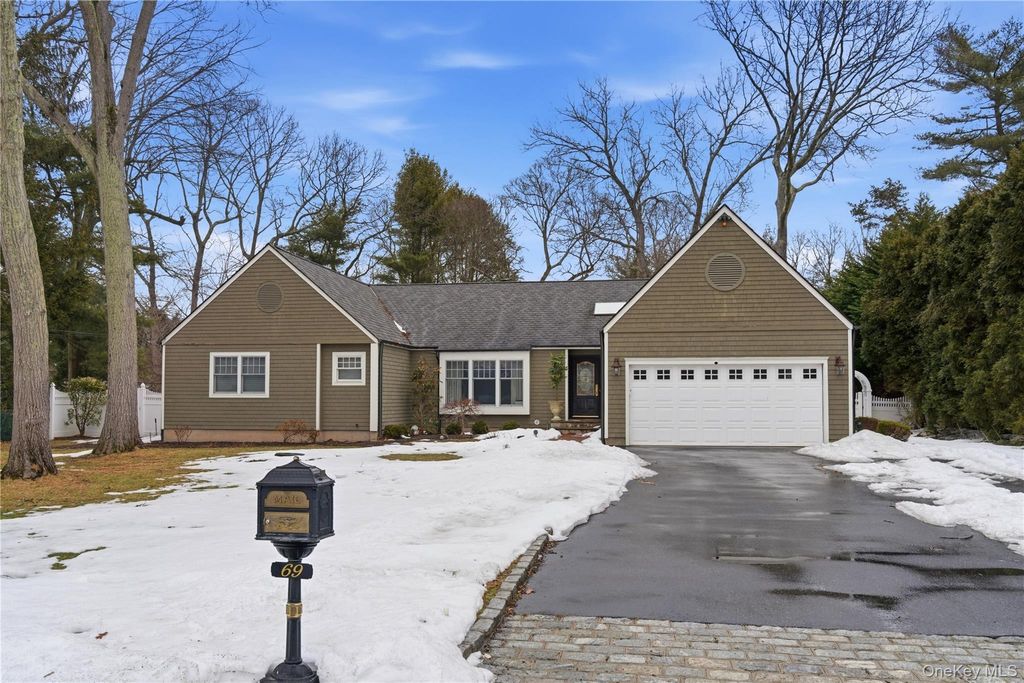 Photo of 69 Tamarack Street, East Northport, NY 11731 (MLS # 963910)