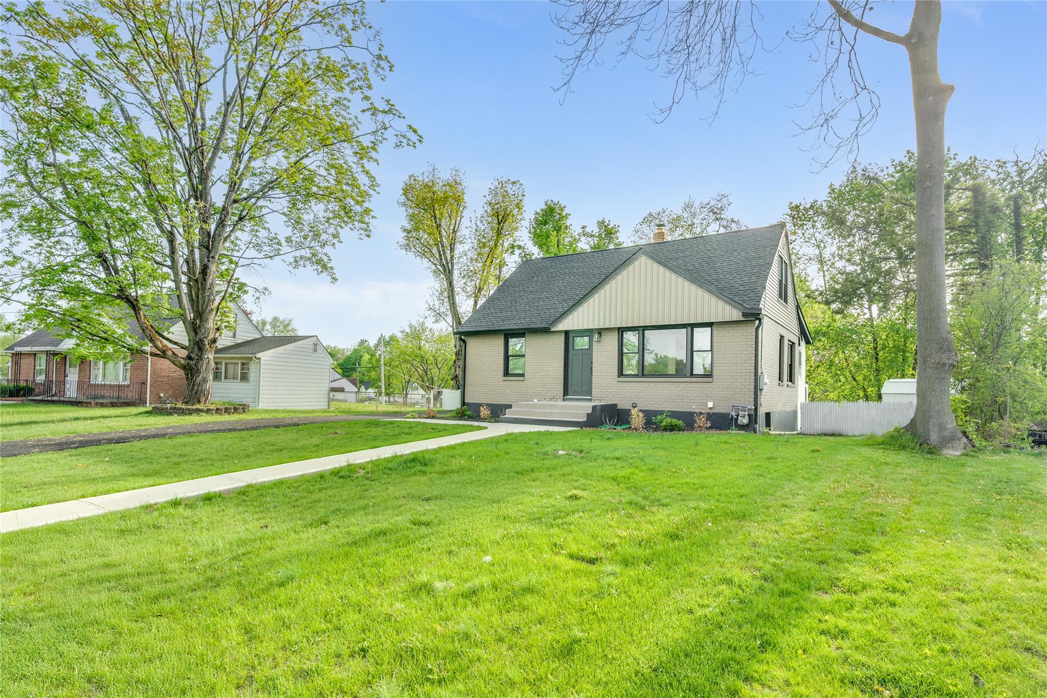 7 Briarwood Drive, Poughkeepsie, New York image 2