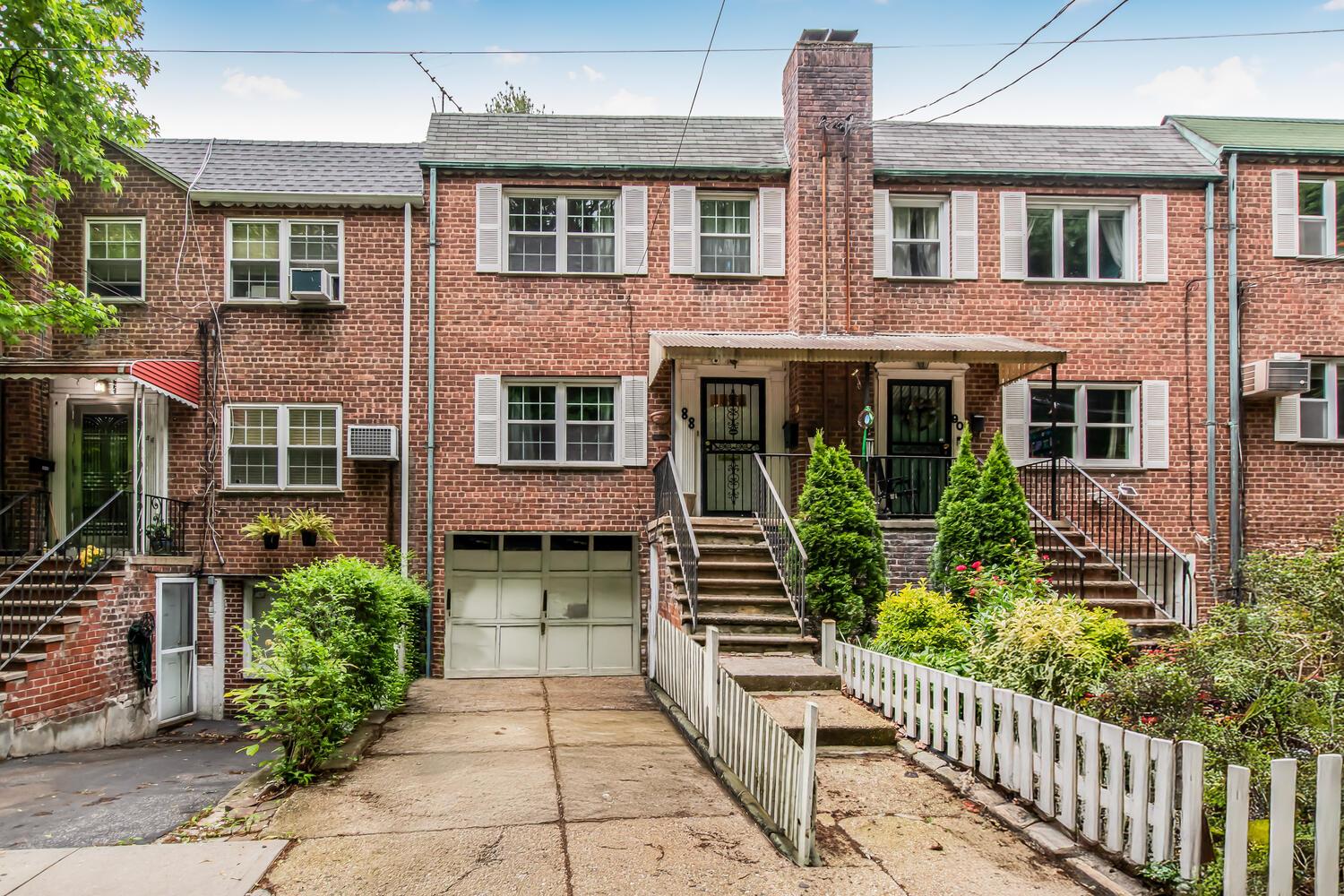 88 Parkway North, Yonkers, New York image 1