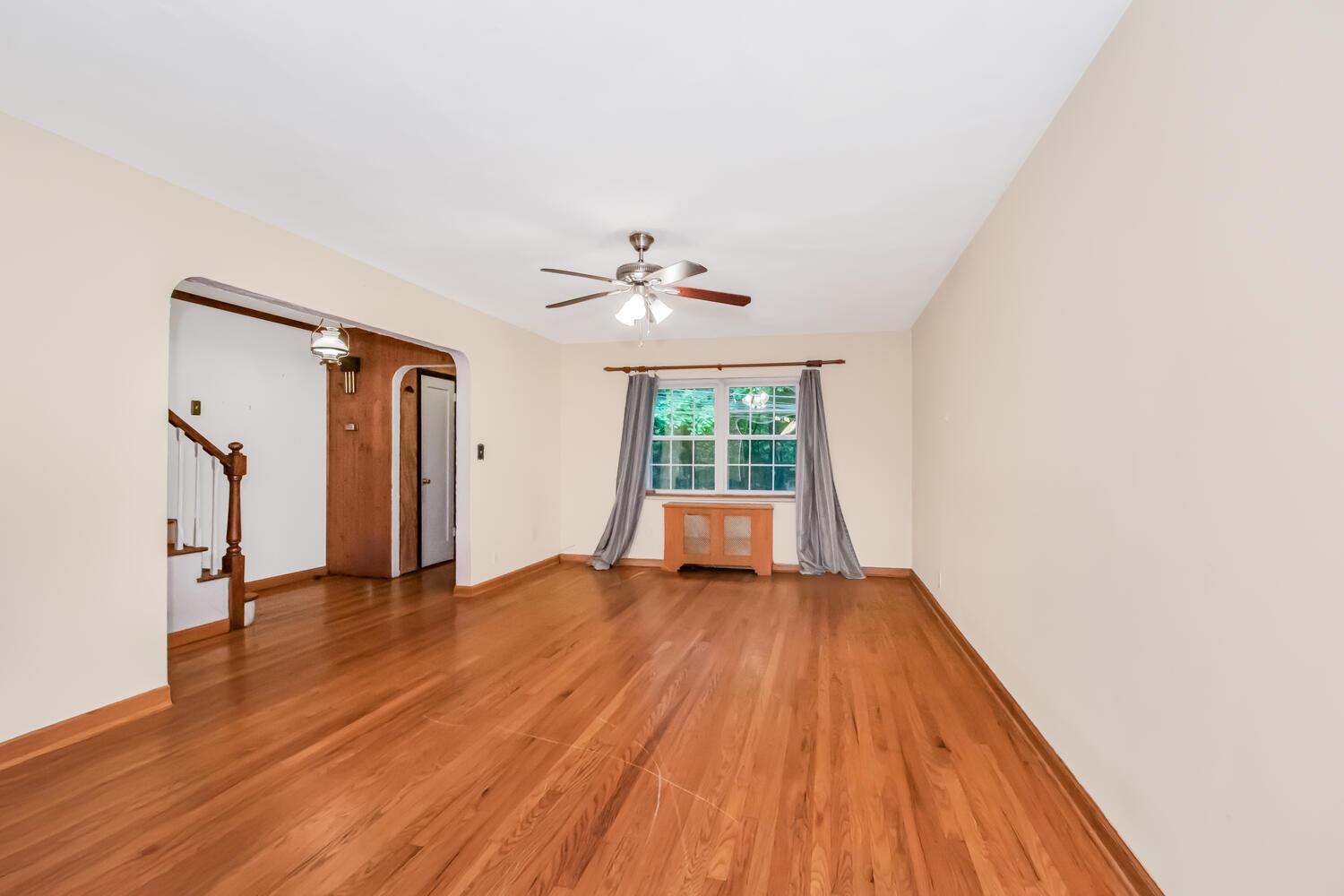 88 Parkway North, Yonkers, New York image 4