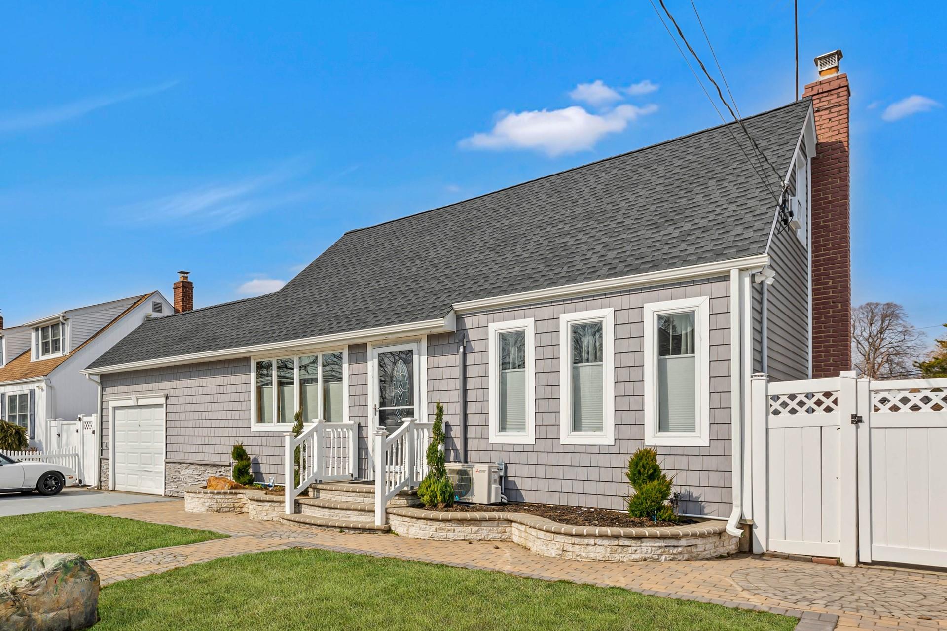 238 35th Street, Lindenhurst, New York image 4