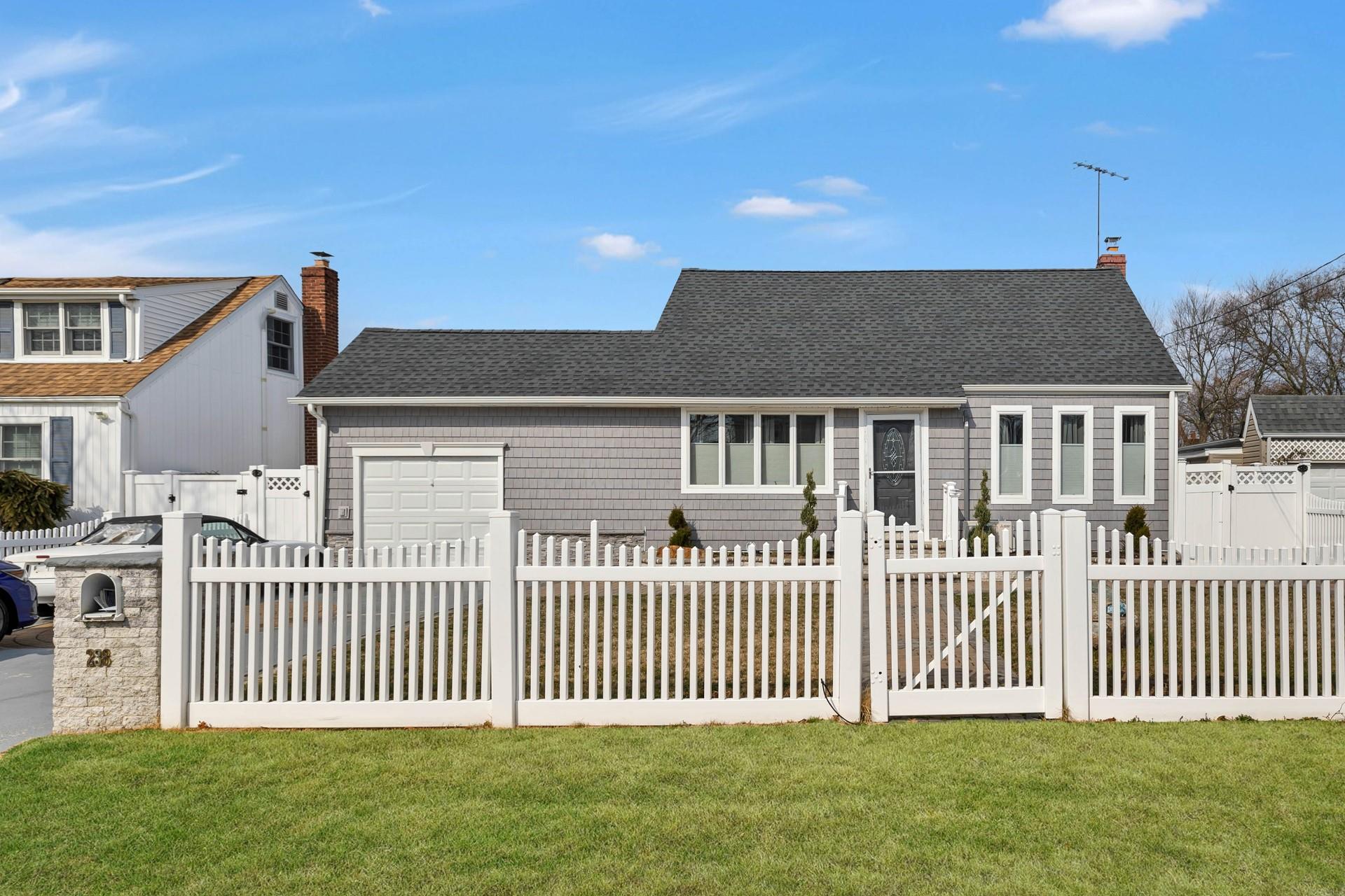 238 35th Street, Lindenhurst, New York image 2