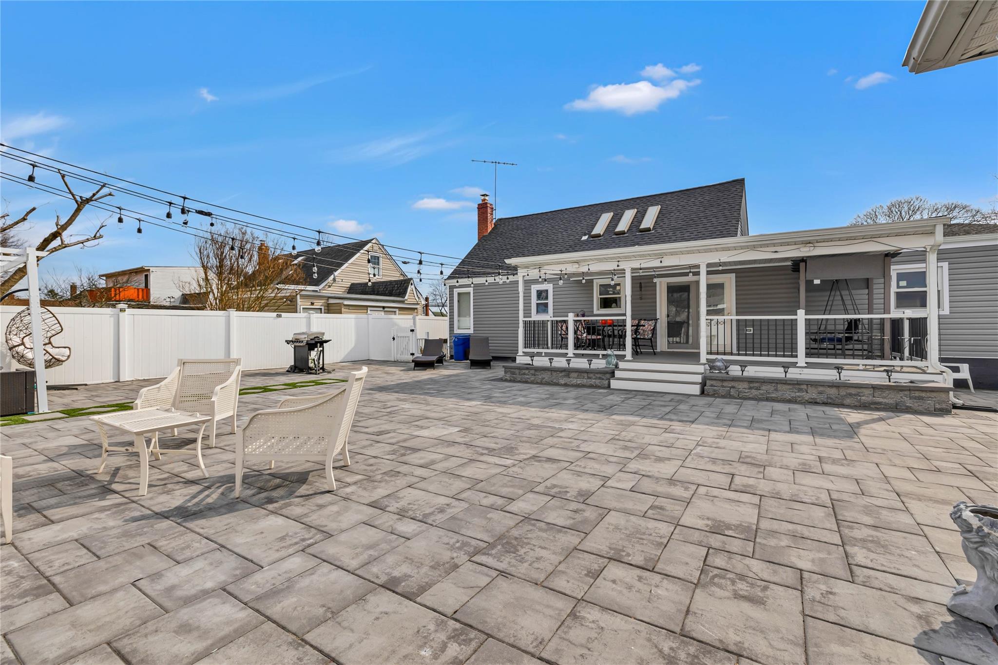 238 35th Street, Lindenhurst, New York image 30
