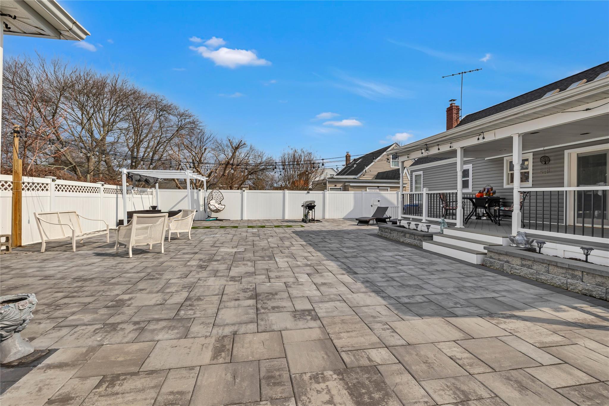 238 35th Street, Lindenhurst, New York image 31