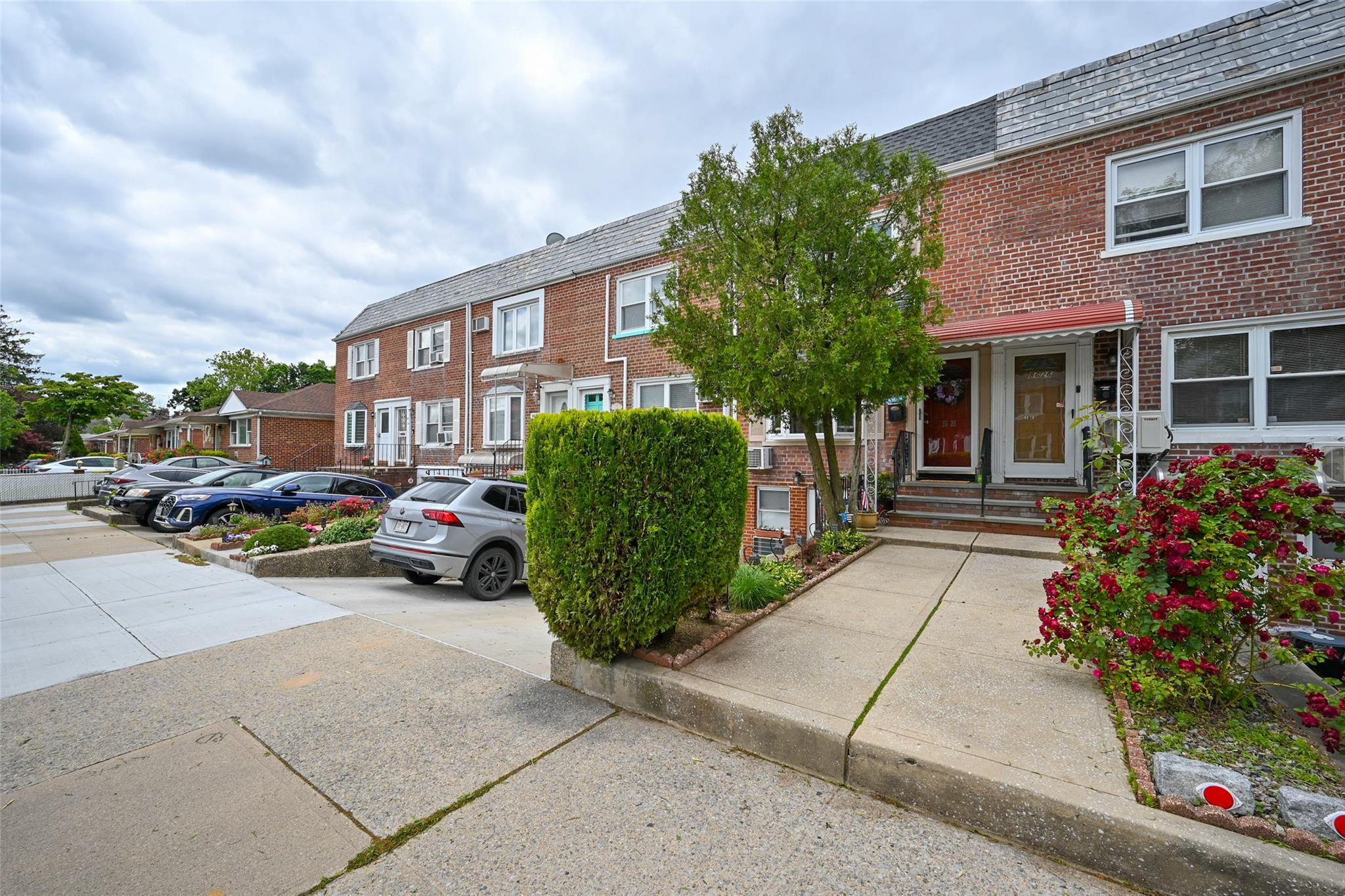 86-28 256 Street, Floral Park, New York image 3