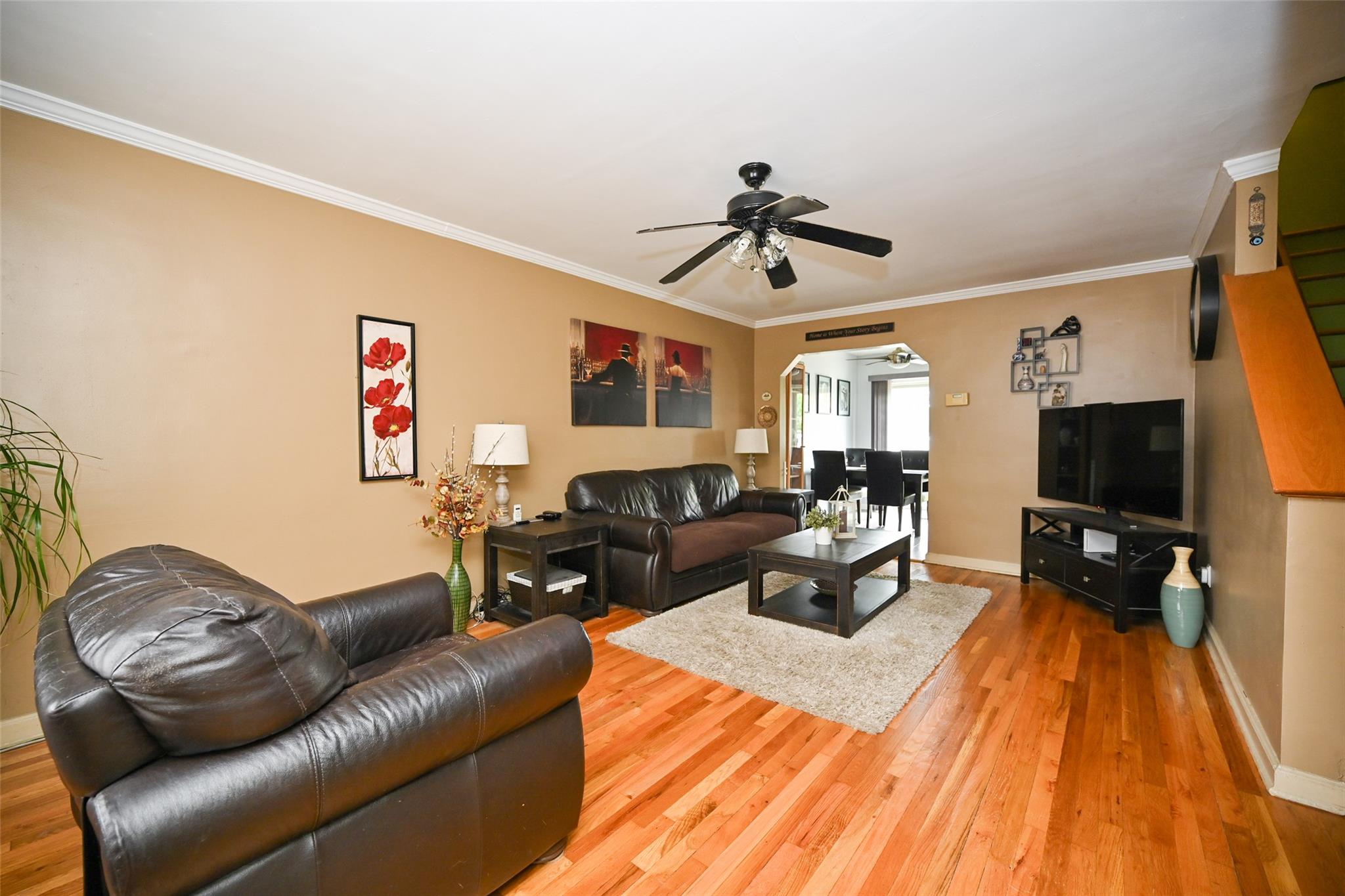 86-28 256 Street, Floral Park, New York image 4