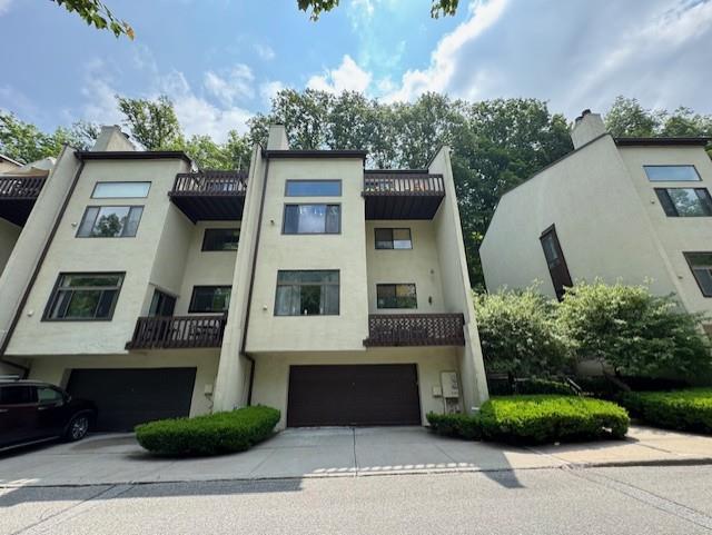 N Greeley Avenue, Chappaqua, New York - 1 Bedrooms  
2 Bathrooms  
5 Rooms - 