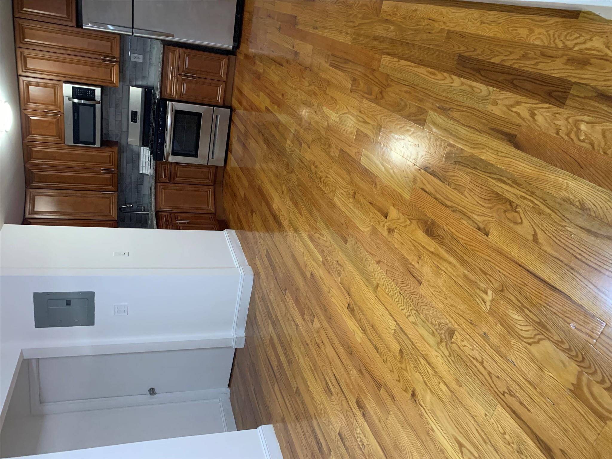 Weller Avenue, Rosedale, Queens, NY - 2 Bedrooms  
2 Bathrooms  
3 Rooms - 