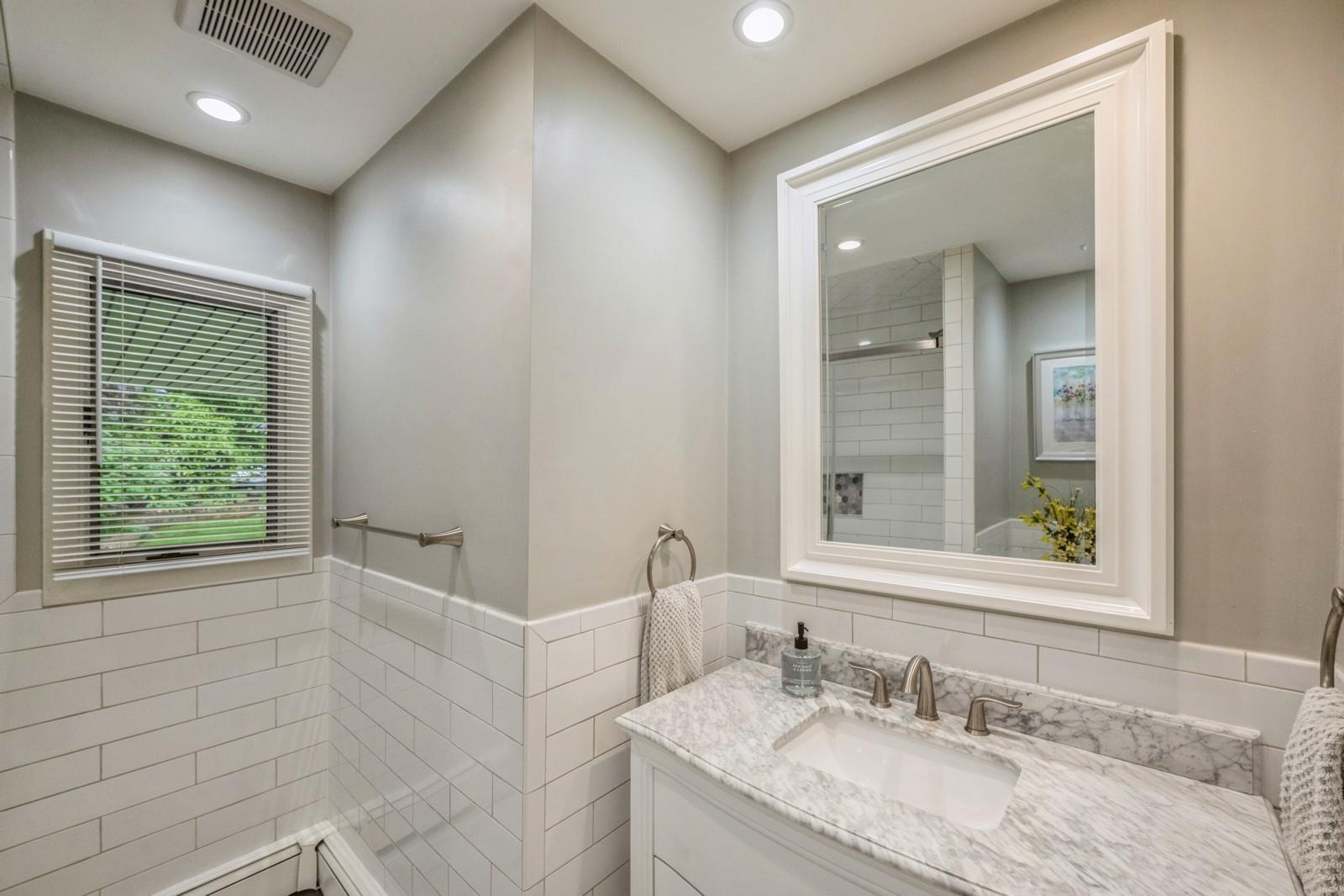 2 Caryl Place, Kings Park, New York image 15