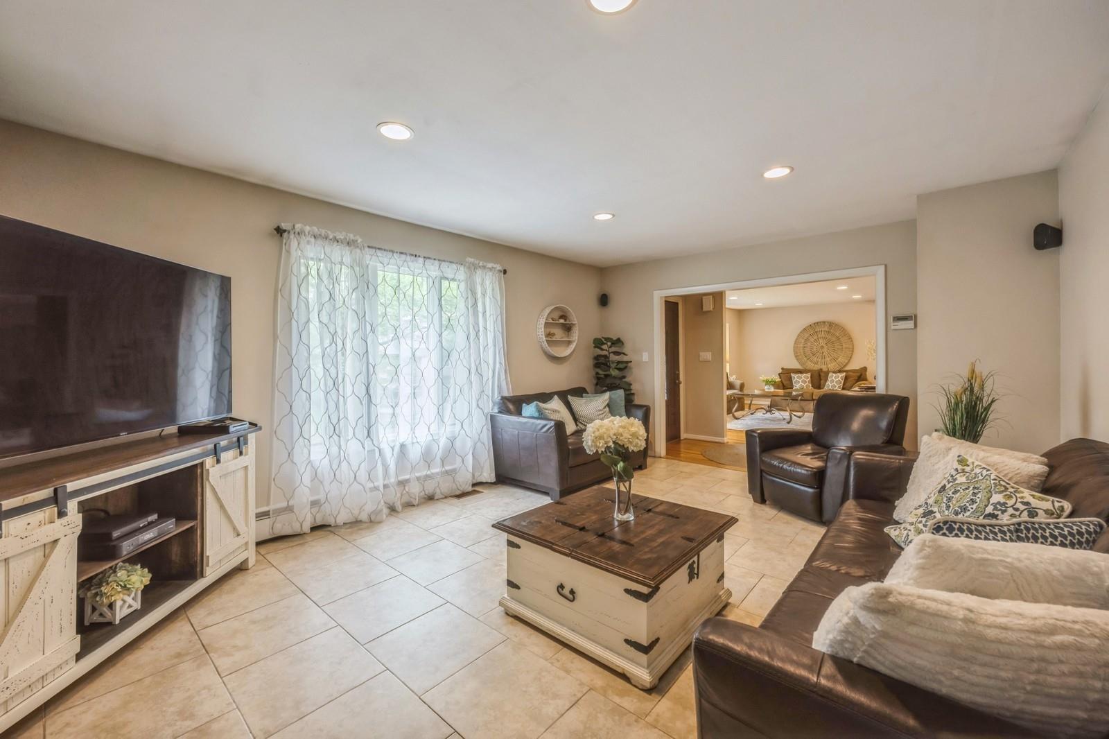 2 Caryl Place, Kings Park, New York image 13