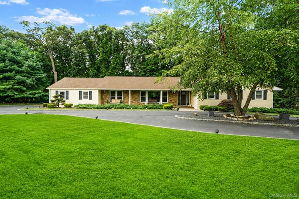 10 WILLIAMSBURG DR, NORTHPORT, NY 11768 - Image 1f61ba94c14aca5d221fba88cb000ae4/2816060752