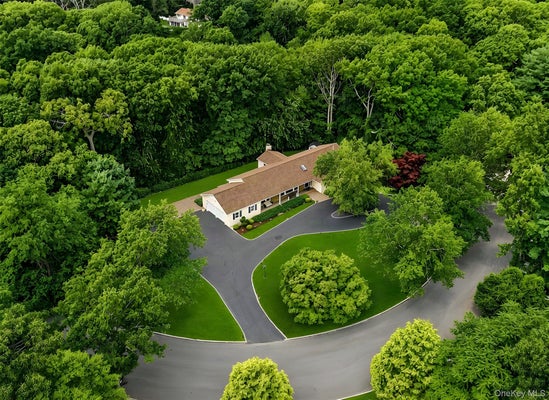 10 WILLIAMSBURG DR, NORTHPORT, NY 11768 - Image 1f61ba94c14aca5d221fba88cb000ae4/4093999470