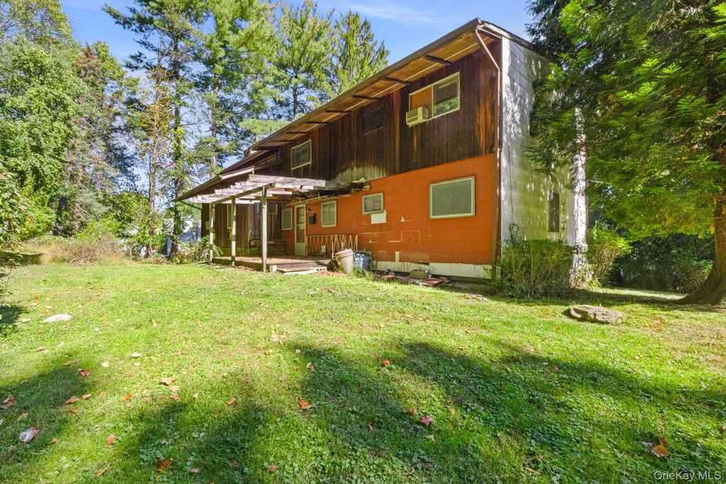 Photo of 20 Badger Street, New City, NY 10956 (MLS # 920277)
