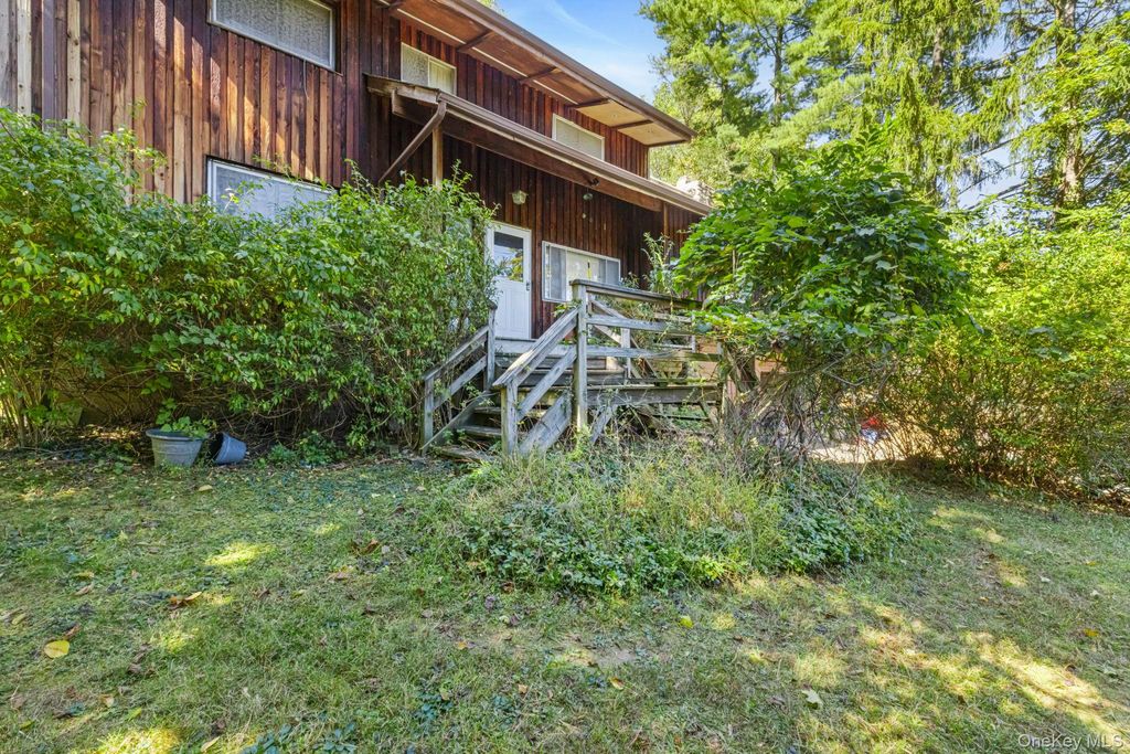 Photo of 20 Badger Street, New City, NY 10956 (MLS # 920277)