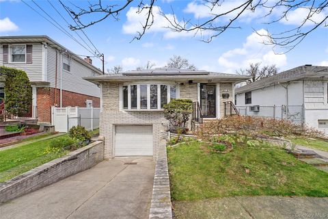 Photo of 262-27 57th Avenue, Little Neck, NY 11362 (MLS # 984648)