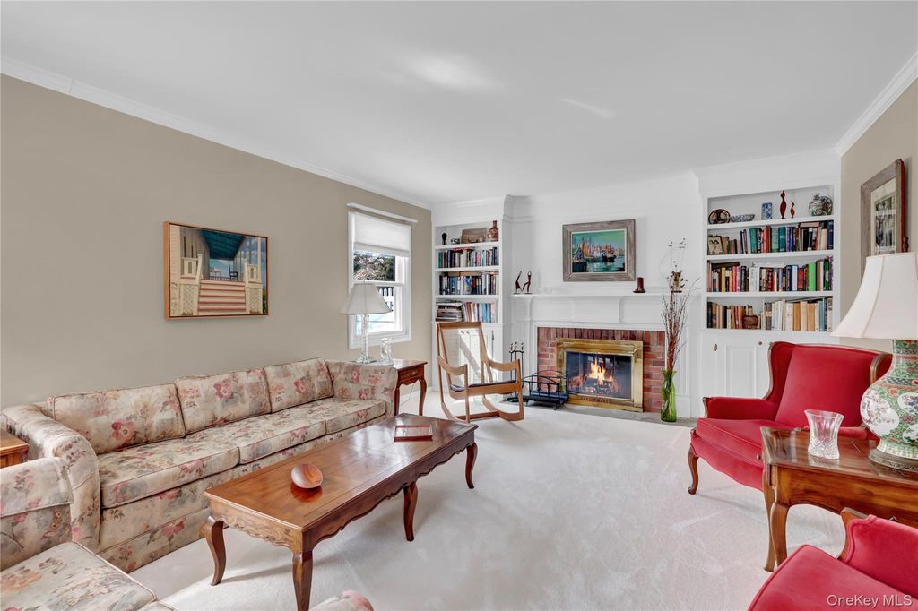 Photo of 286 Hallock Road, Stony Brook, NY 11790 (MLS # 966184)