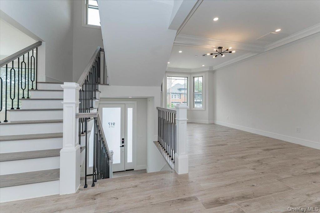Photo of 909 Greenfield Road, Woodmere, NY 11598 (MLS # 912055)