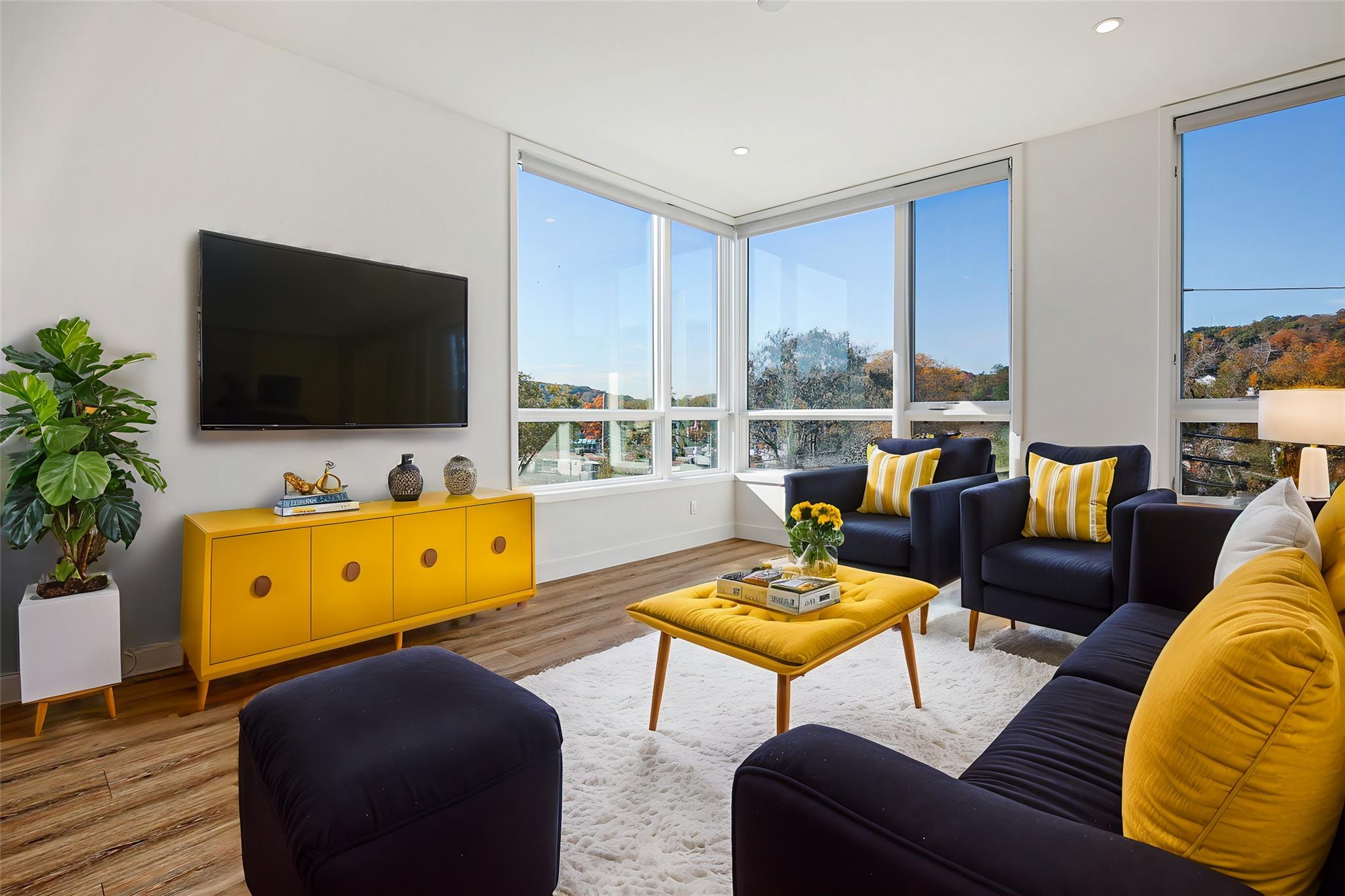 Rental Property at Washington Avenue 304, Pleasantville, New York - Bedrooms: 2 
Bathrooms: 2 
Rooms: 4  - $6,300 MO.
