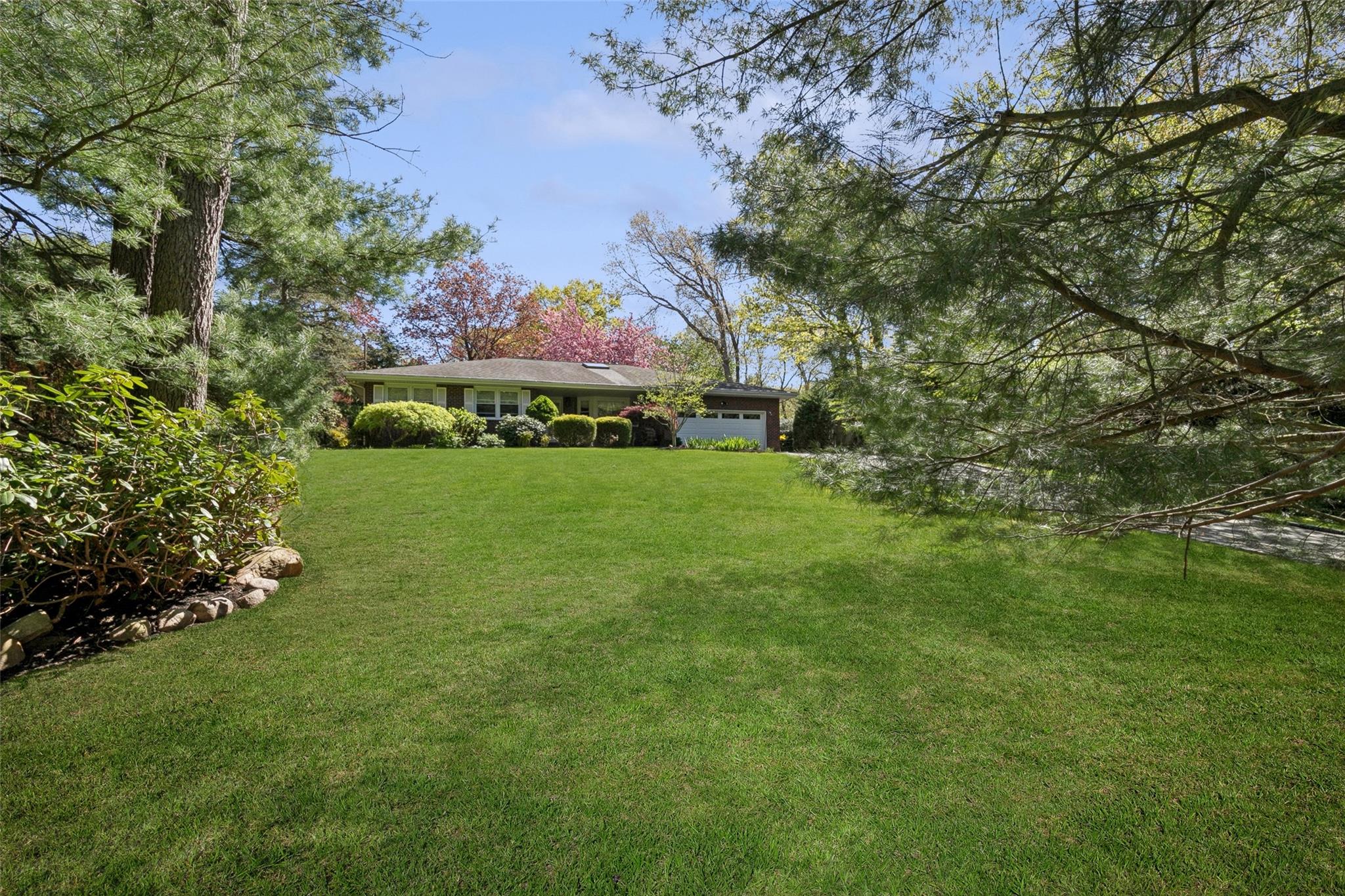 70 Woodchuck Hollow Road, Cold Spring Harbor, New York image 4