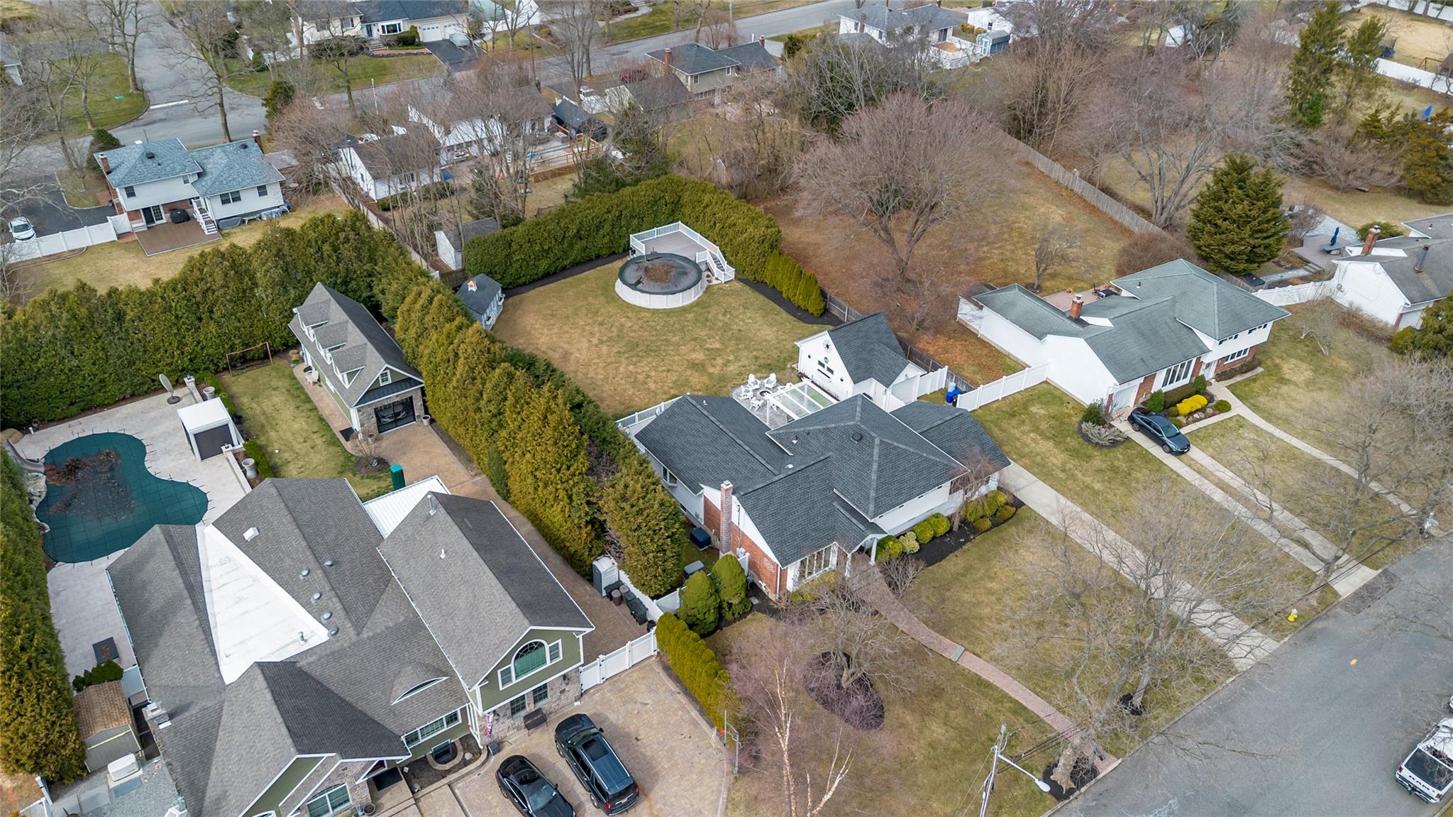 5 Pumpkin Street, East Northport, New York image 33
