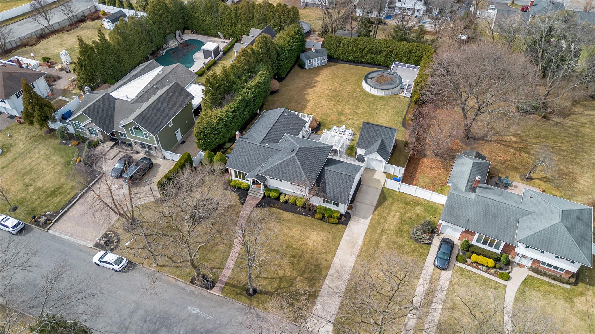 5 Pumpkin Street, East Northport, New York image 28