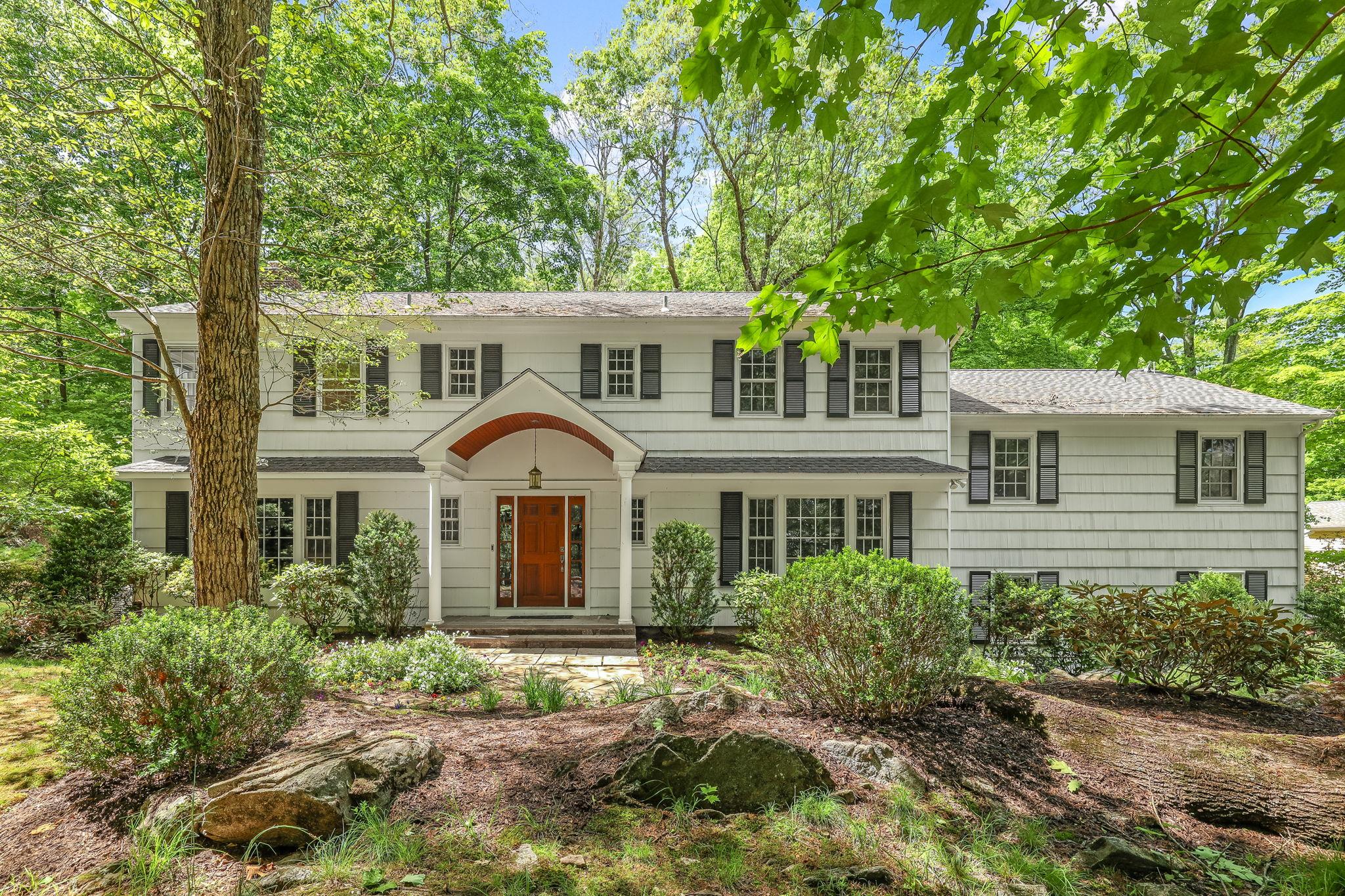 122 Valley View Road, Chappaqua, New York image 1