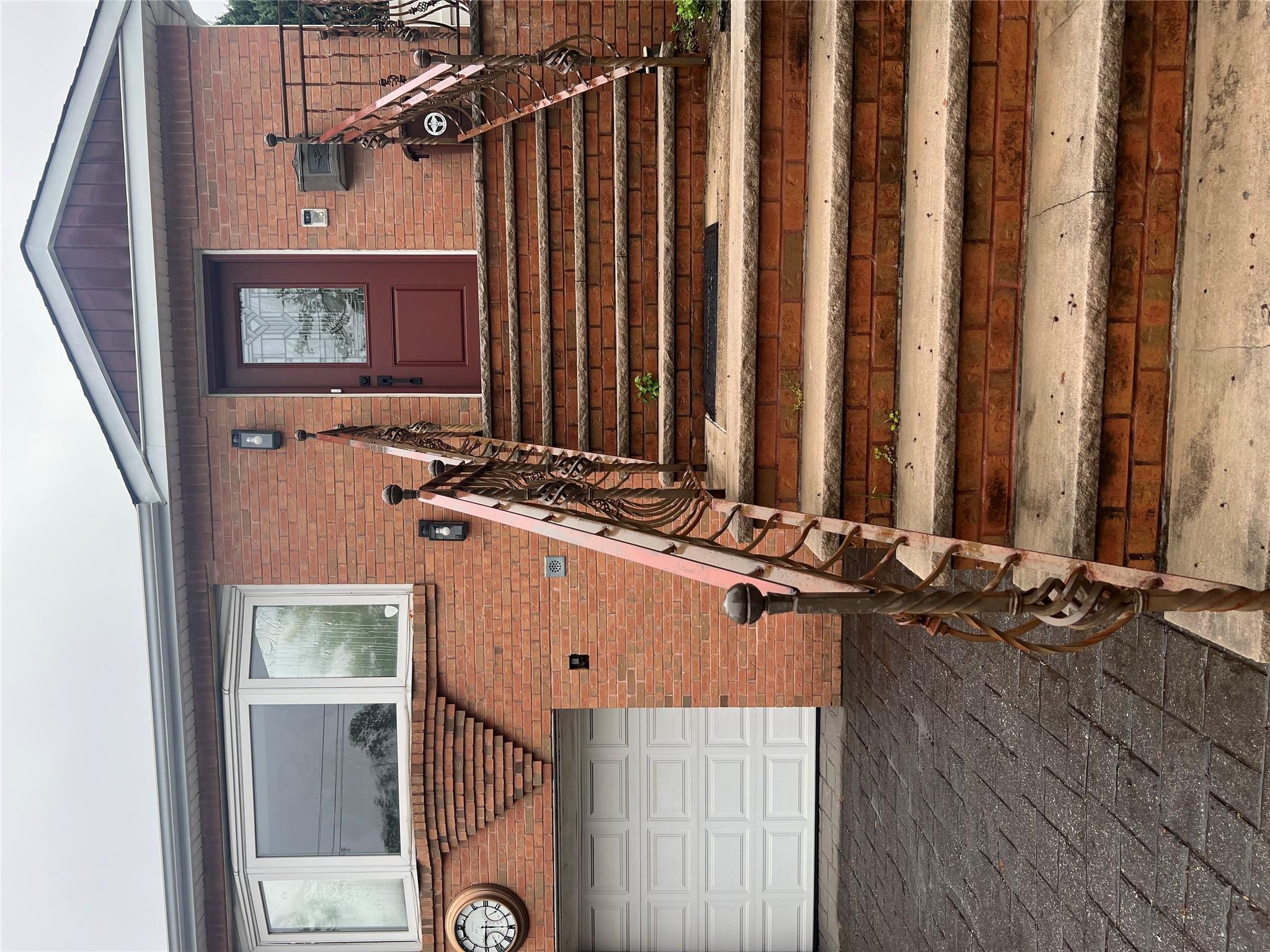 Rental Property at Little Neck Pkway Pkwy, Little Neck, Queens, NY - Bedrooms: 3 
Bathrooms: 2 
Rooms: 6  - $4,000 MO.