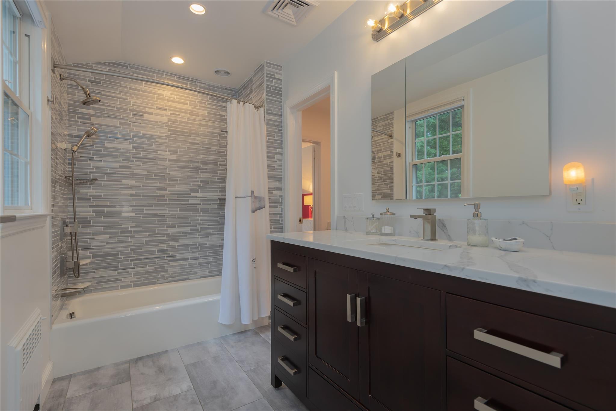 160 Douglas Place, Mount Vernon, New York image 17