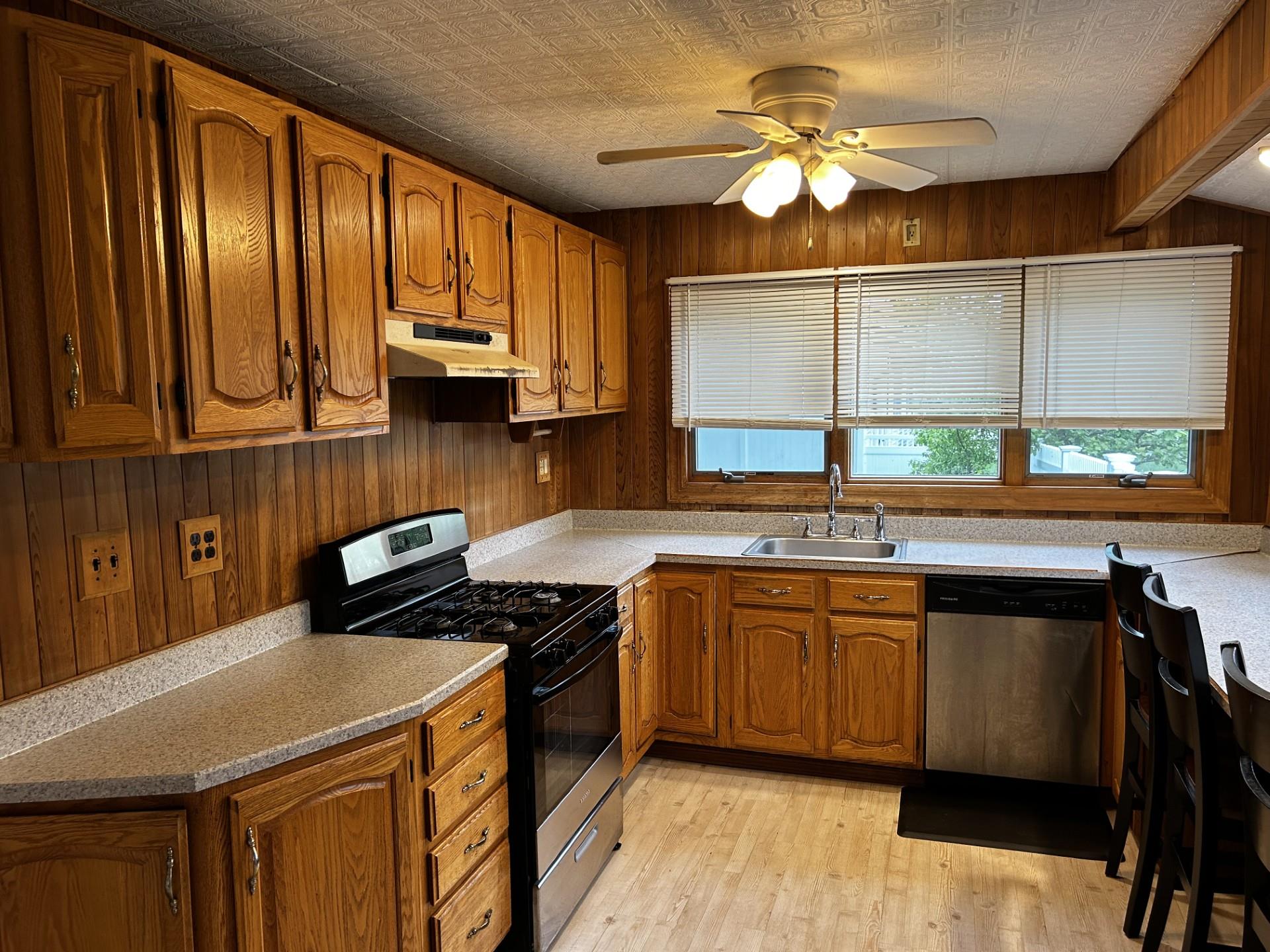 889 Lafayette Avenue, Bohemia, New York image 4