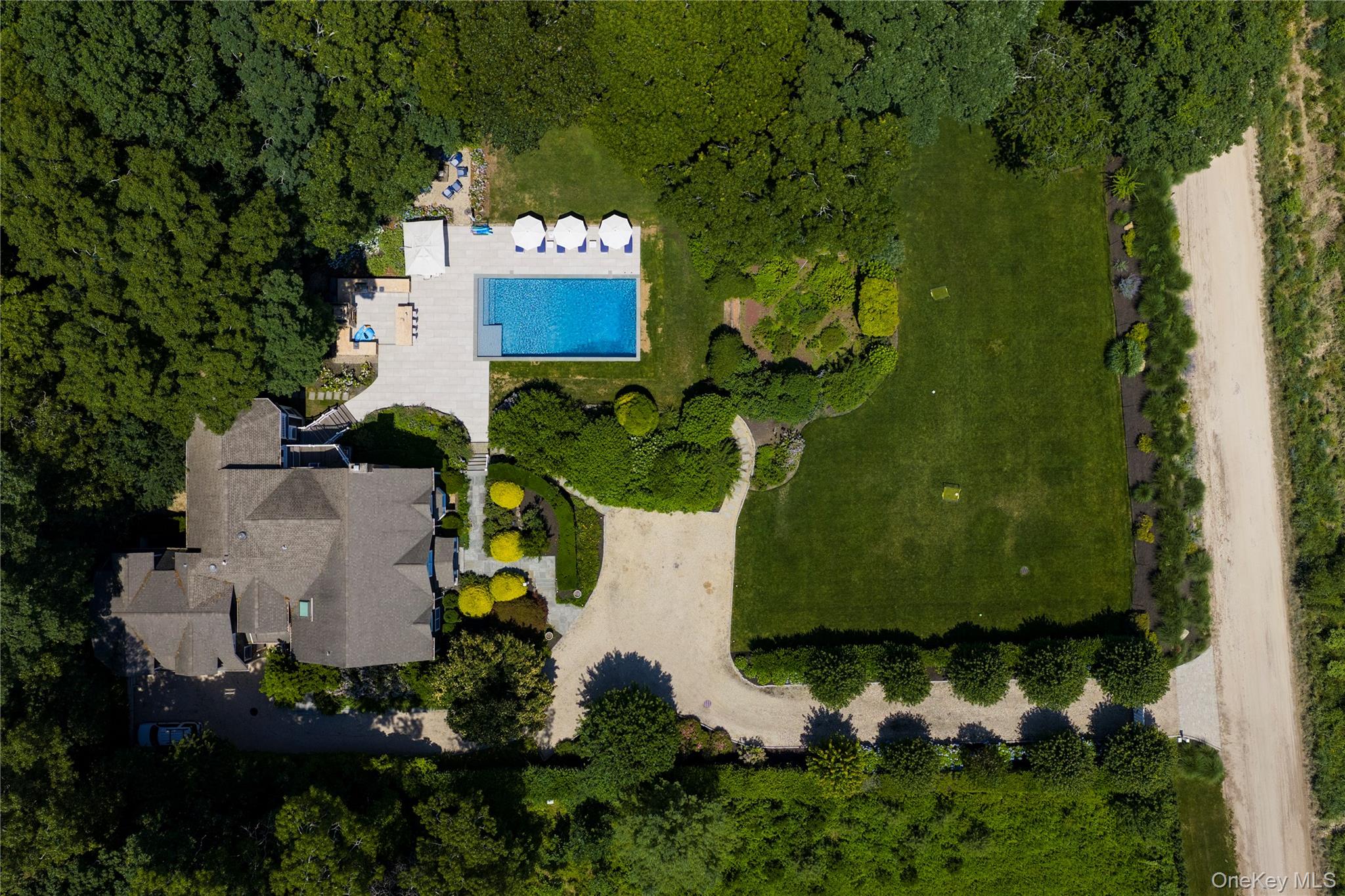 652 Noyack Path