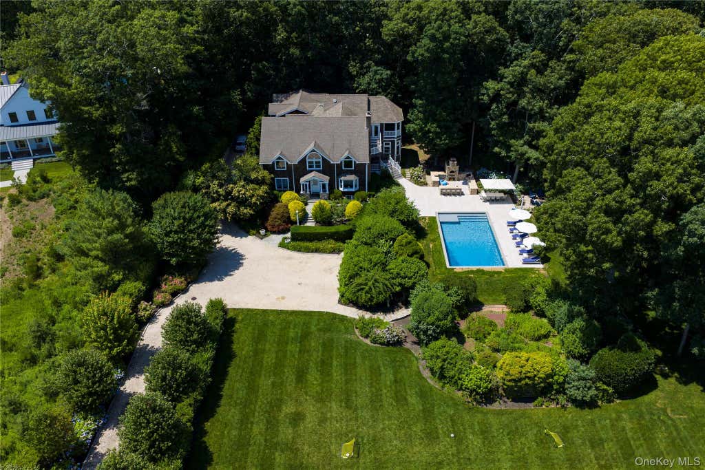 Photo of 652 Noyack Path, Water Mill, NY 11976 (MLS # 1029122)