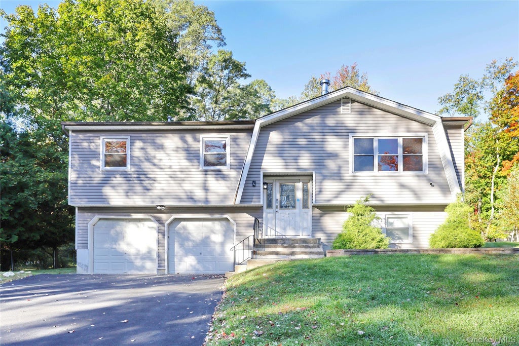 Photo of 4 Earl Court, Monsey, NY 10952 (MLS # 1063985)