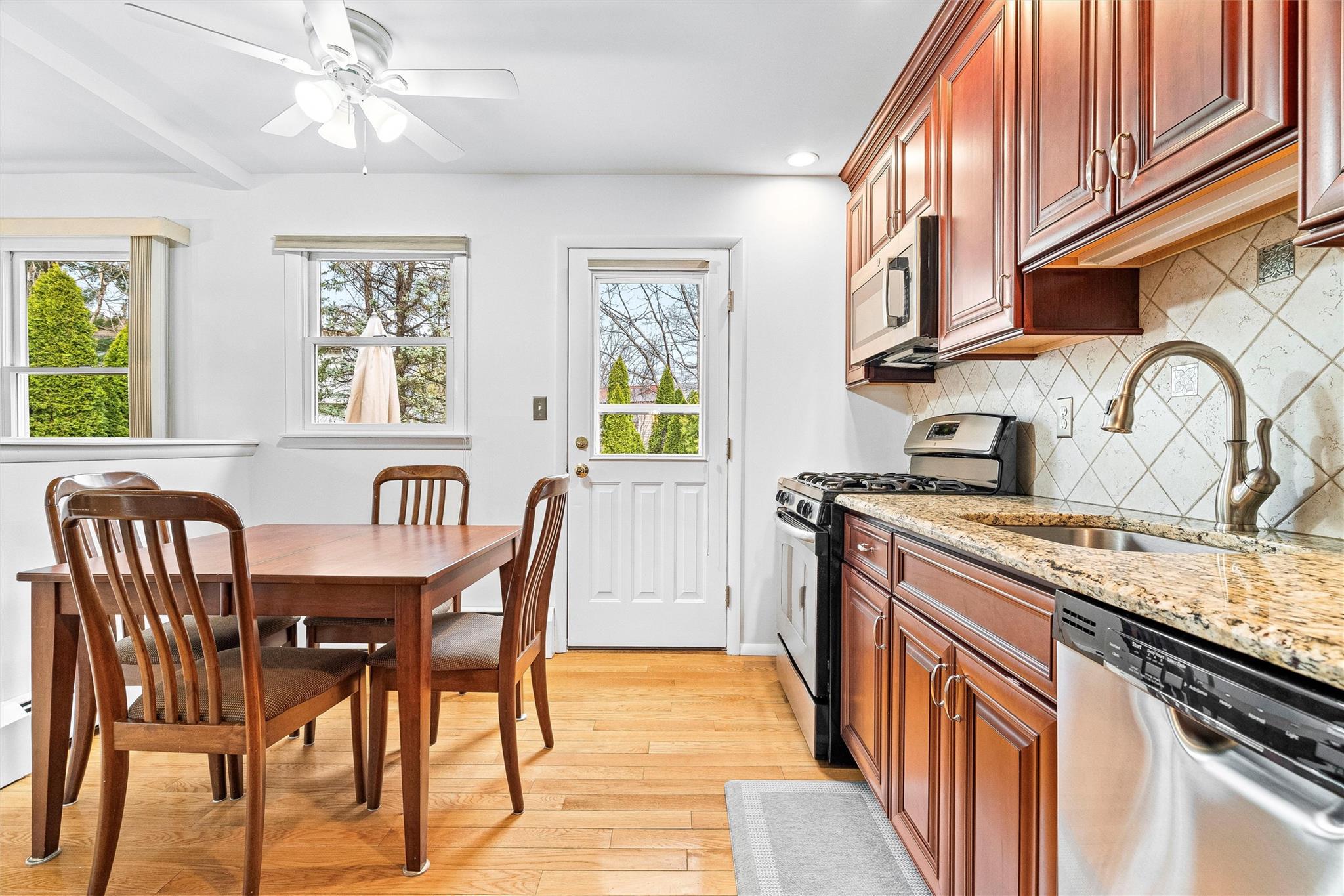 18 Eakman Drive, Garnerville, New York image 21