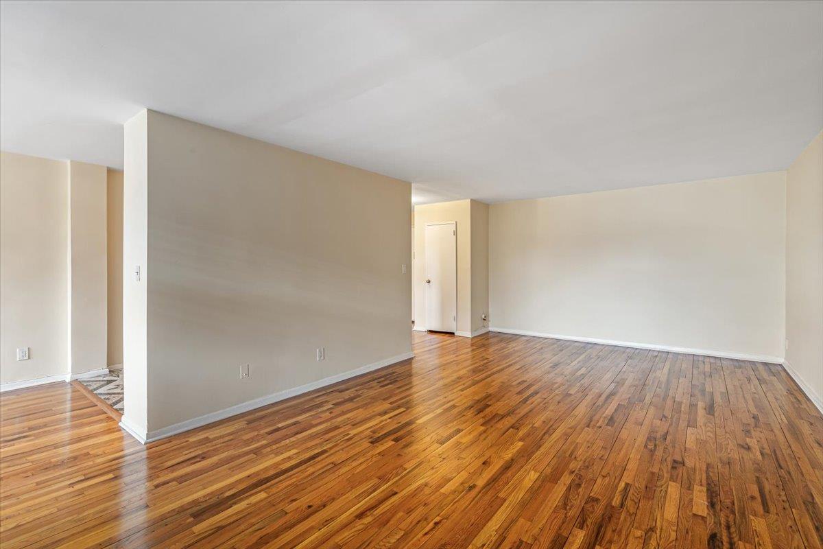 100 Lincoln Avenue #12C, Mineola, New York image 6