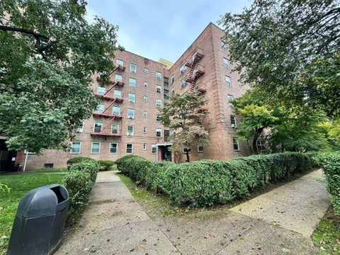 Homes For Sale - 147-37 38 Avenue #16C<br/> Flushing, NY 11354