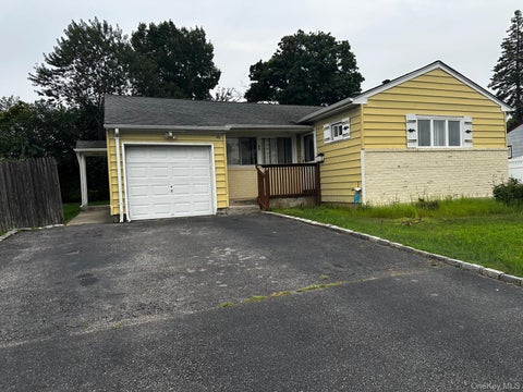 Homes For Rent - 46 Haverford Rd<br/> Hicksville, NY 11801