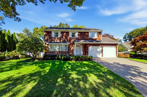 Photo of 38 Nevinwood Place, Huntington Station, NY 11746 (MLS # 1057987)