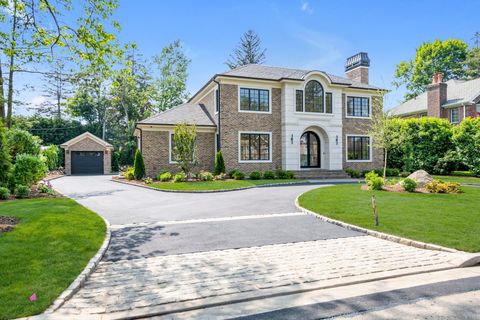 85 Dorchester Drive Manhasset NY 11030