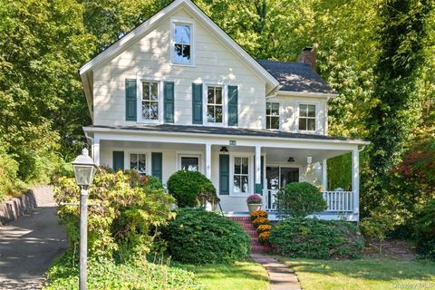 Photo of 68 East Shore Road, Huntington, NY 11743 (MLS # 922724)