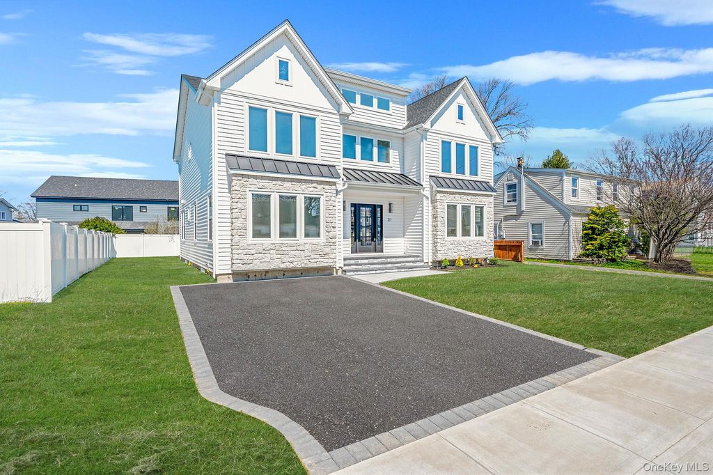 Photo of 31 Libby Avenue, Hicksville, NY 11801 (MLS # 983315)