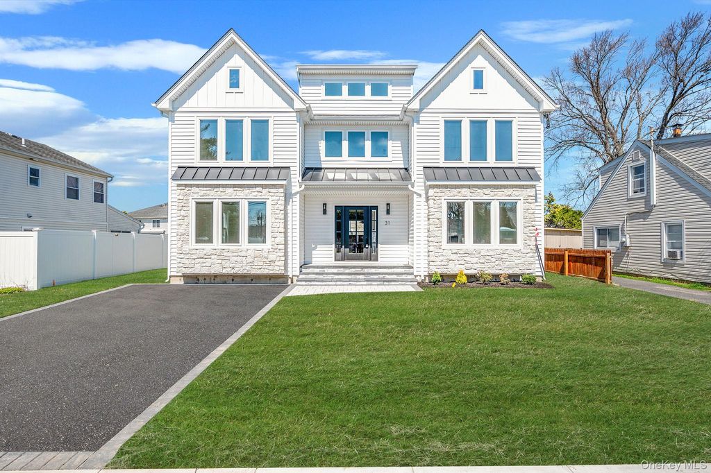 Photo of 31 Libby Avenue, Hicksville, NY 11801 (MLS # 983315)