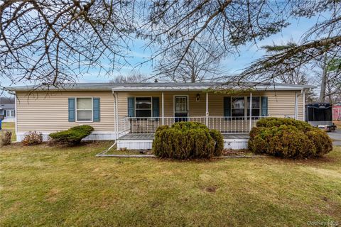 Mobile Home For Sale - 10 Apple Lane<br/> New Paltz, NY 12561