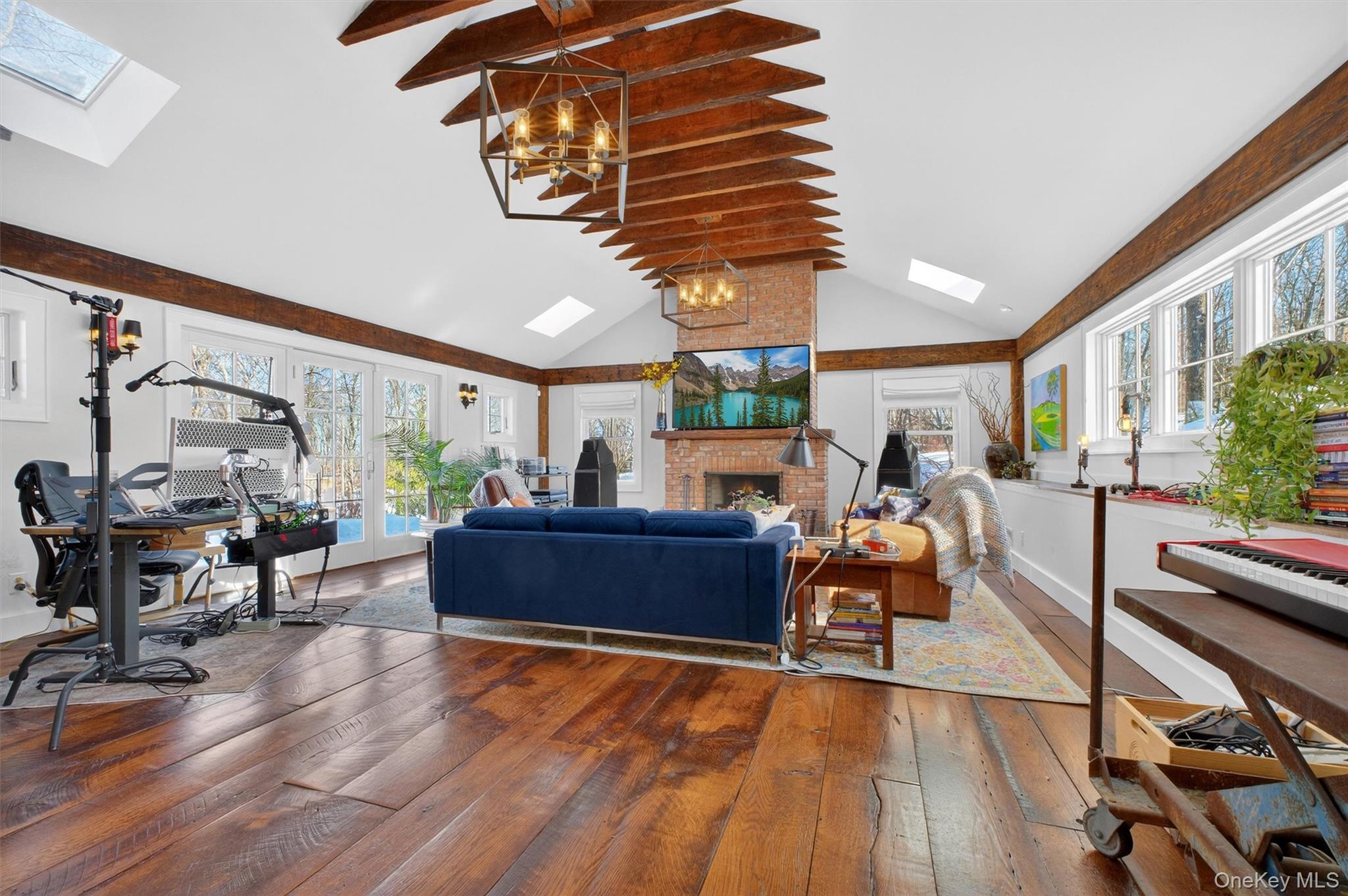 1125 Old Quaker Hill Road