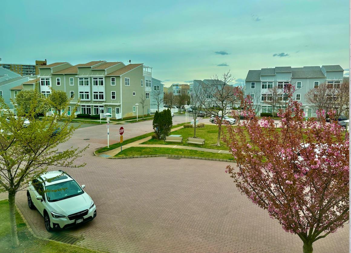Commodore Circle, Arverne, Queens, NY - 5 Bedrooms  
4 Bathrooms - 