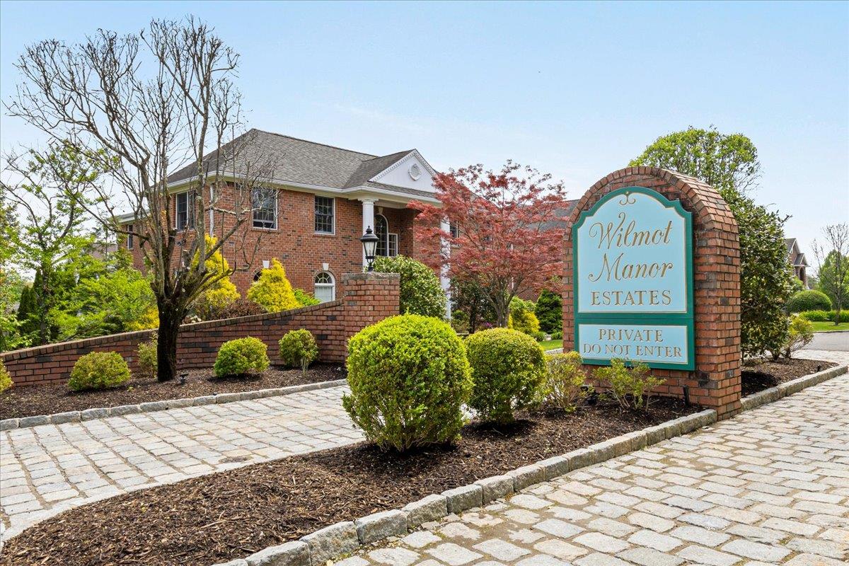 1 Dalessio Court, Scarsdale, New York image 2
