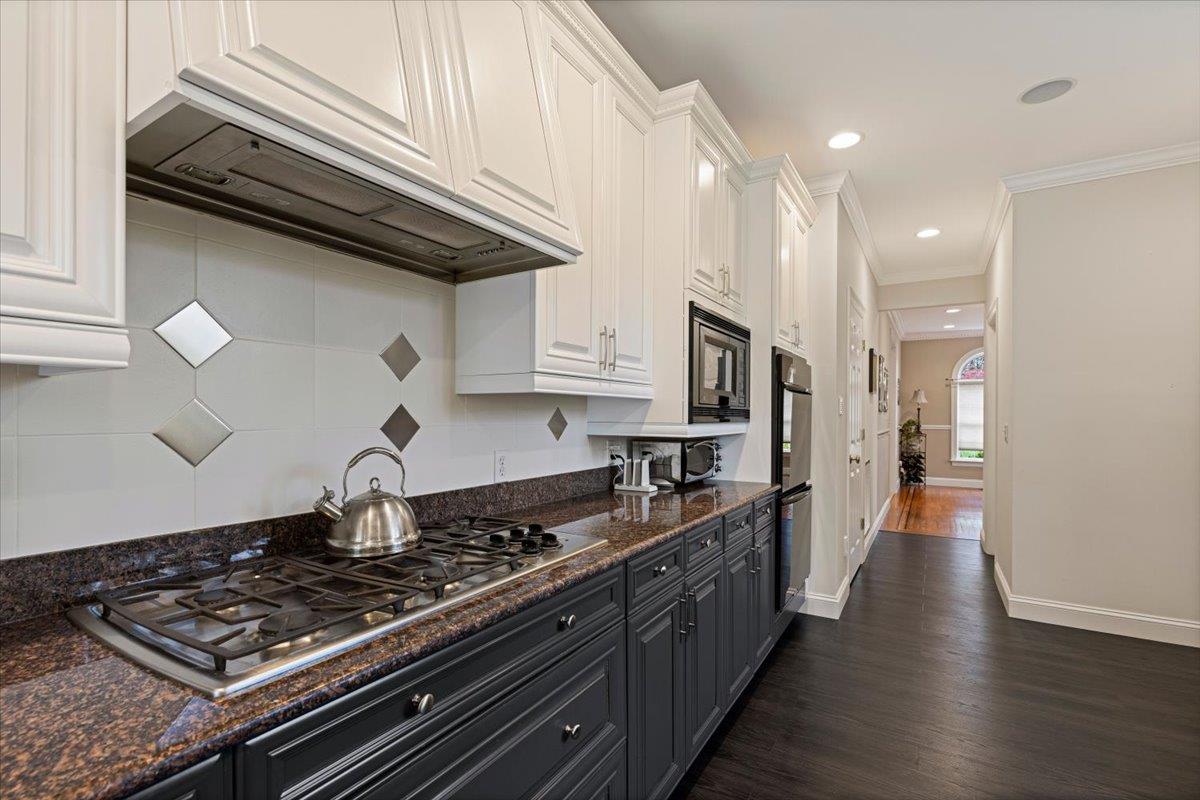 1 Dalessio Court, Scarsdale, New York image 15